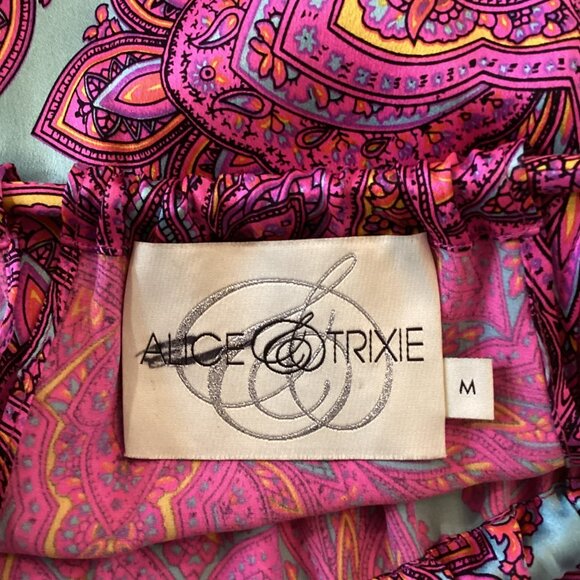 Alice & Trixie Womens Top Size Medium Pink & Blue Paisley Sleeveless - Picture 2 of 6